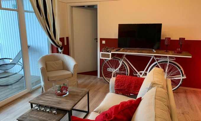 Gueby Apartment | Romatic apartment in the countryside with loggia, sauna area, garden, pond, horses