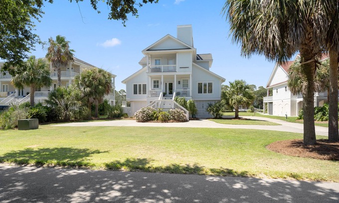 Beaufort House | Rooftop Deck w/360 views just across from beach access
