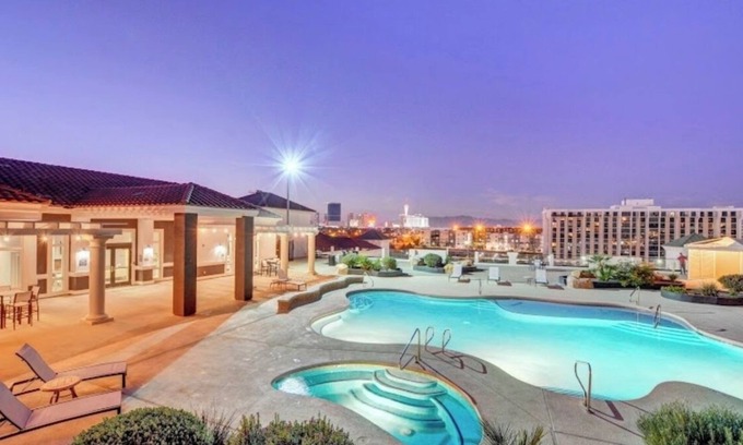 Winchester Condo | Rooftop pool with outstanding strip views including sphere & Free cabanas