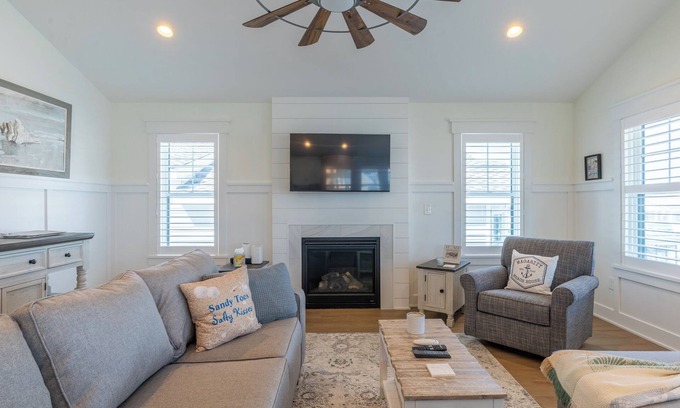 South End House | Rooftop Sunsets Ocean Glimpse Sleeps 10