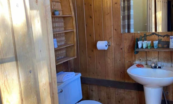 Eagle Nest Cabin | Room 1 - Cozy Lake Getaway 15 Mins from Red River/Angel Fire, NM