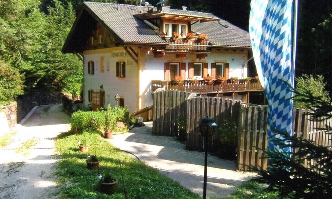 San Nicolo d'Ega Apartment | Room 1 on the entrance floor with fold-away bed and shower/WC (WITHOUT kitchen)