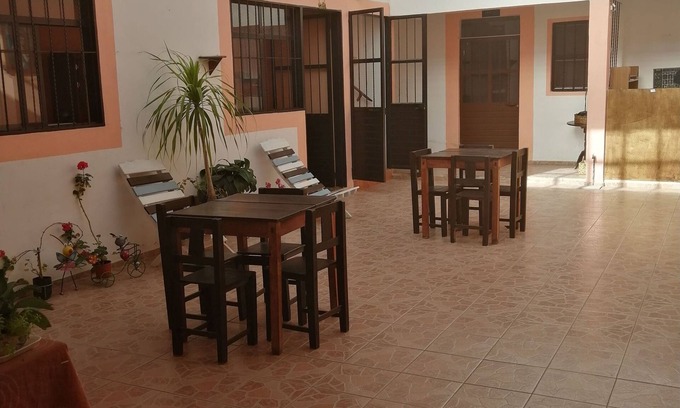 Del Cerrillo House | Room-awesome King Room In City Center