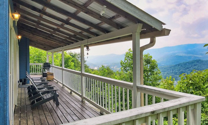 Screamer Mountain House | Room at the Top- This View! Pet Friendly Mtn Cabin