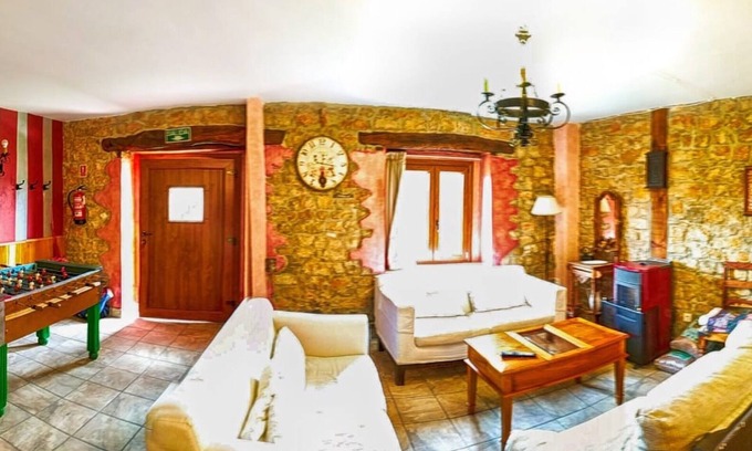 Basconcillos del Tozo House | Room 'Habitación Doble' with Mountain View, Shared Garden and Wi-Fi