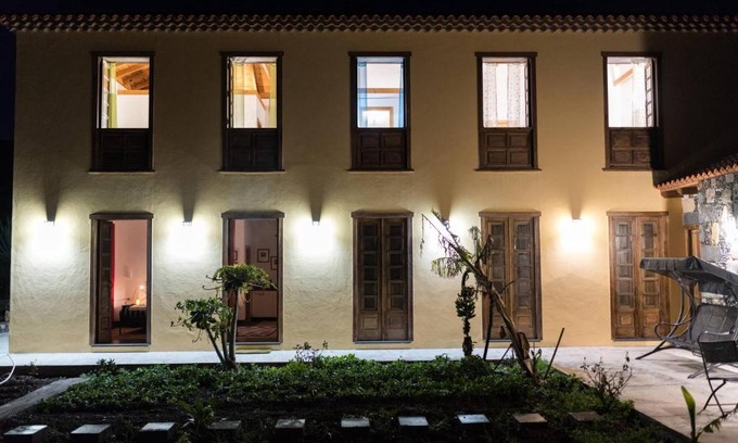 Alajero House | Room in Lodge - Rural Loft In Caserio De La Hondura