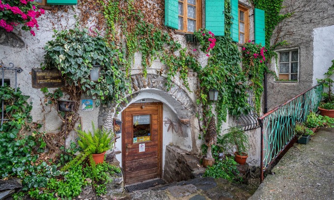 San Giacomo Apartment | Room 'Pedi' with Mountain View and Shared Garden