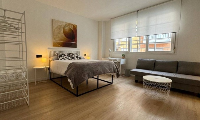 Canillas Apartment | Room Pinar - Apartment with all amenities