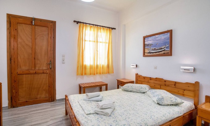 Logaras Apartment | Room 'Studio 6' with Mountain View, Wi-Fi and Air Conditioning