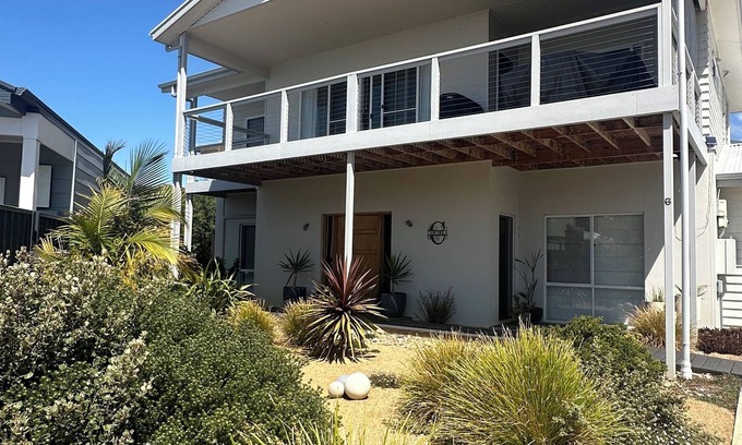 Normanville House | Room to relax in a perfect location with an easy walk to the beach and shops.