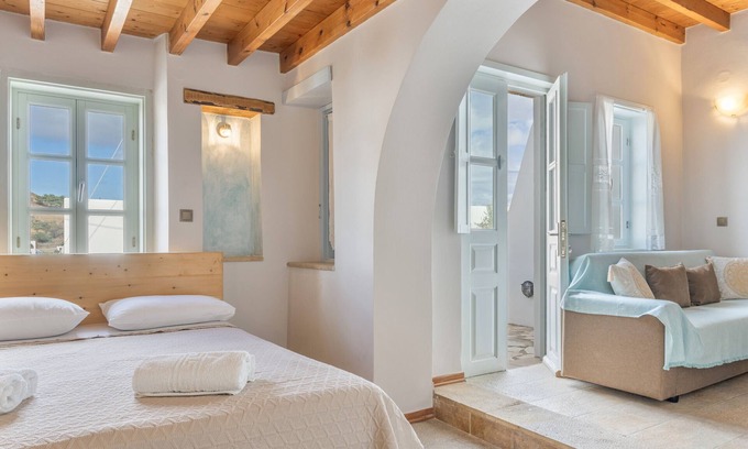 Skala Apartment | Room 'Triple Pool View No 2' with Shared Pool, Wi-Fi and Air Conditioning