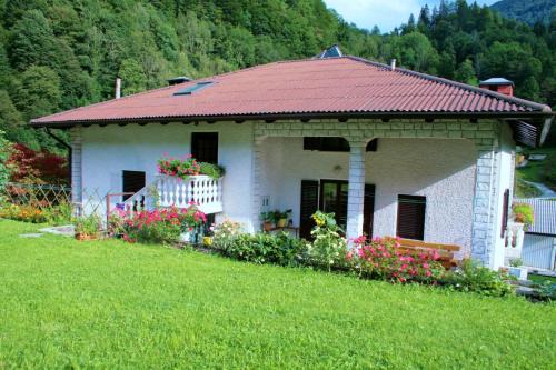 Hudajuzna Apartment | Rooms with shared kitchen Zver, great for hikers