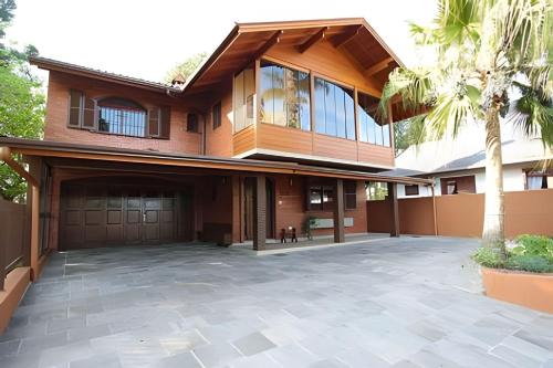 Floresta House | Rosa Edifício Monte Carlo