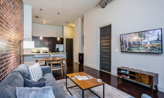 The Galleria Apartment | Rose at the Millennium - Stylish 1 BR in Houston
