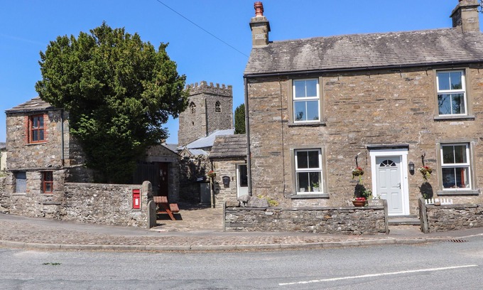 Horton in Ribblesdale House | ROSE COTTAGE, family friendly, with a garden in Settle