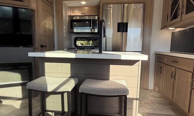 Roseville House | Rose Farm Luxury RV Stay