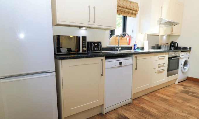 Blandford Forum Cottage | Rowdens Barn