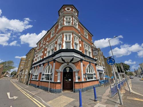Isle of Grain Hotel | Royal Hotel Sheerness