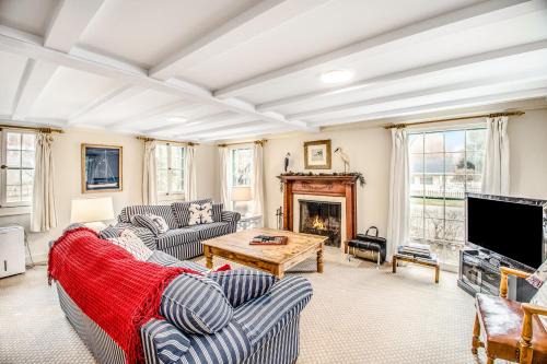 Grand Beach House | Royal Retreat