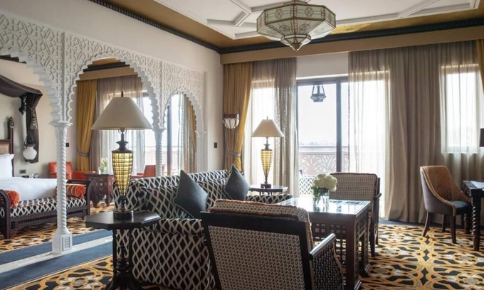 Al Sufouh 1 Hotel | Royal Suite Near Souk Madinat Jumeirah By Luxury Bookings