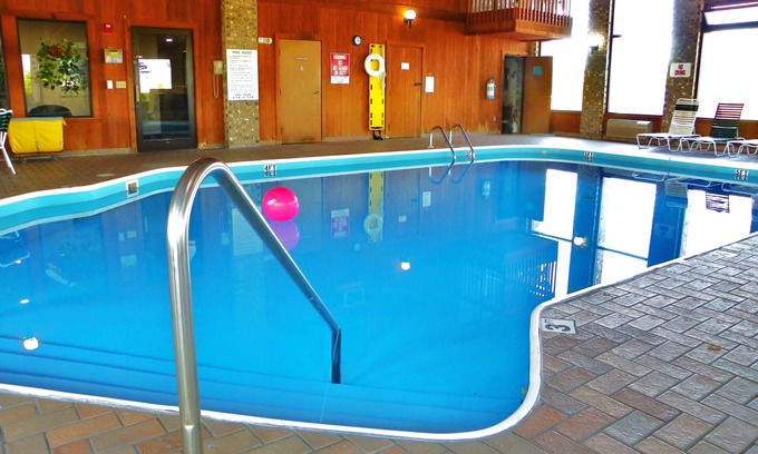 Upper Sandusky Hotel | Royalton Inn & Suites