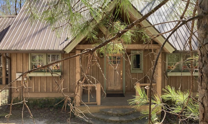 Wiley Cottage | Ruby - A Lovely Cottage in the Woods with Mountain Scenery