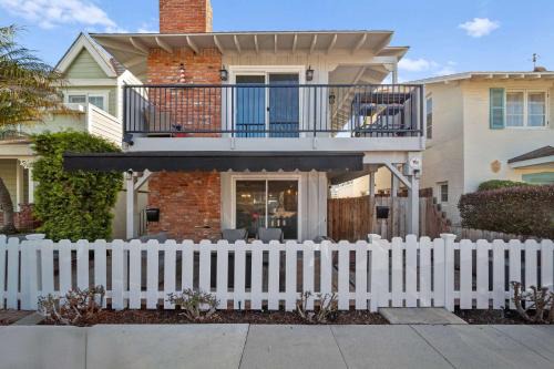 Balboa Island House | Ruby Villa A - Stay for 6