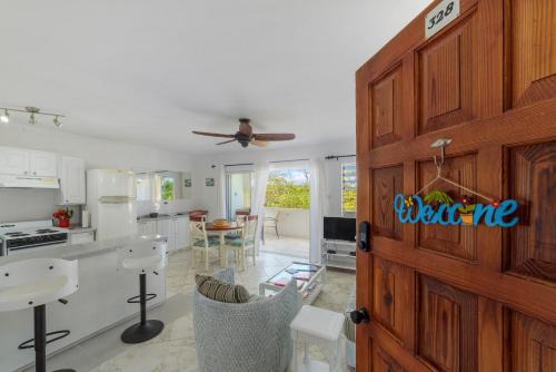 Sunset Crest Apartment | Rum Runner - Golden View 328