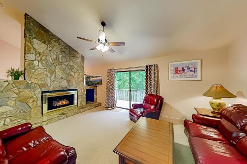 Lake Lure Apartment | Rumbling Bald Resort Unit 2004