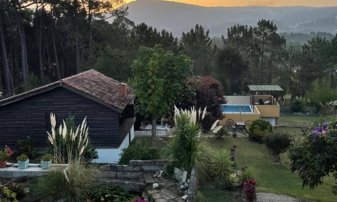 O Rosal Apartment | Rural Complex 'Shakti Rio Mino' with Lake Views, Private Pool and Wi-Fi