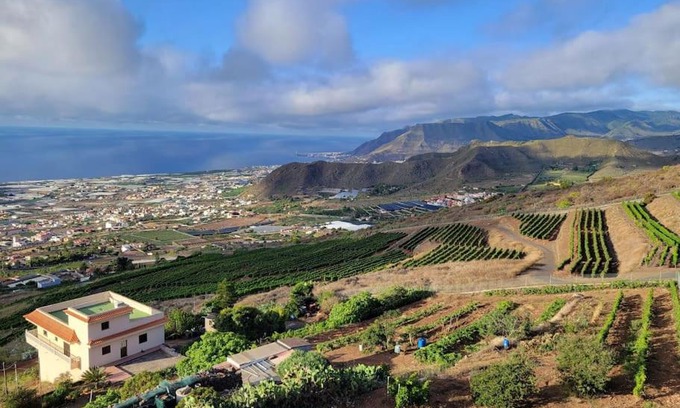 San Cristobal de La Laguna House | Rural escape w/stunning views, jacuzzi and sauna