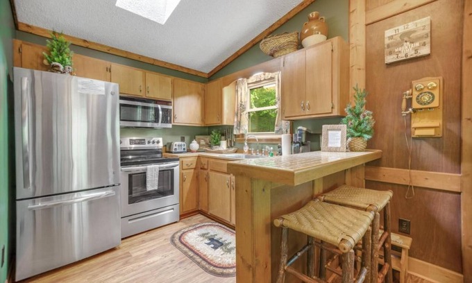 Sylva Cabin | Rustic 2BR Cabin, Mountain Views & Fishing