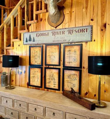 Walhalla House | Rustic 5 Bedroom Gorge River Resort