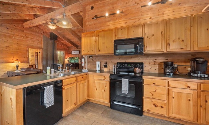 Fort Collins Cabin | Rustic and Charming Creek-side Cabin in Pleasant Valley, 15 min from Ft. Collins