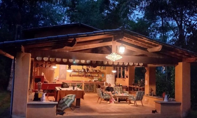 Simao Pereira Ski Chalet | Rustic and elegant guest house with swimming pool.