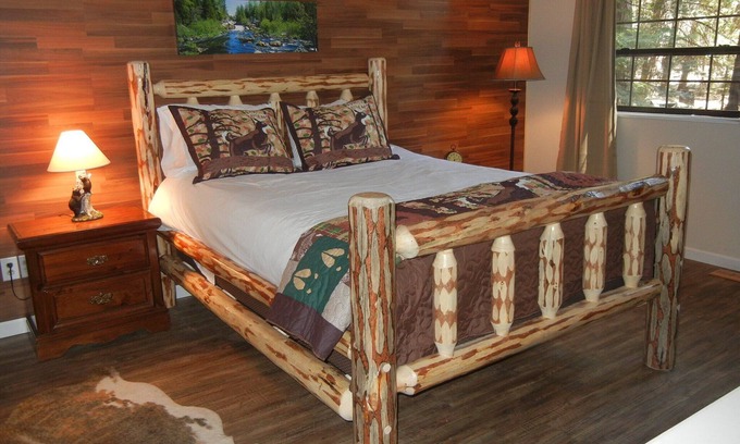 Croft Cabin | Rustic (But Modern!) Cabin in the Woods