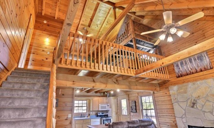 West Lafayette Cabin | Rustic Cabin Near Purdue University