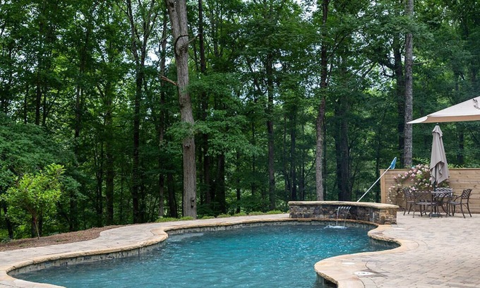 Dahlonega Cabin | Rustic cabin sitting on acres of pastures nestled in the mountains of North GA