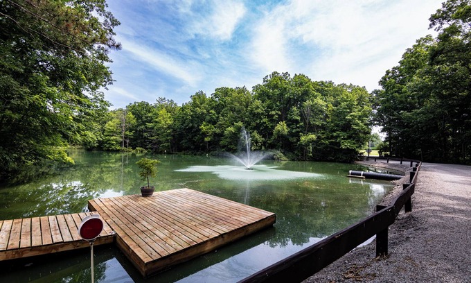 Dola Cabin | Rustic charm meets modern comfort in this hidden woodland cabin getaway