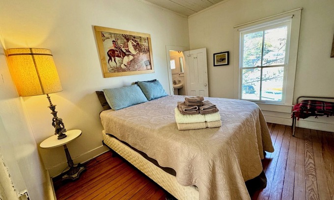 Bisbee House | Rustic & charming full house with enclosed yard