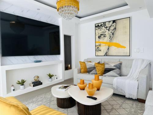 Cerro Alto Apartment | Rustic Elegance St