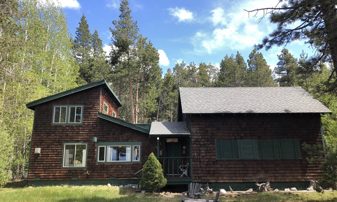 Tahoe Meadows Cabin | Rustic Family Cabin/Private Beach—Monthly Rental