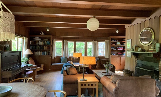 Inverness House | Rustic family vacation retreat with private tennis court!