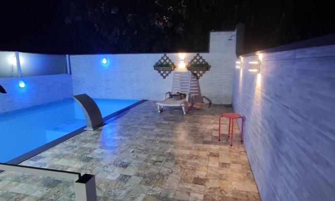 Iperoba House | rustic house, wood and masonry