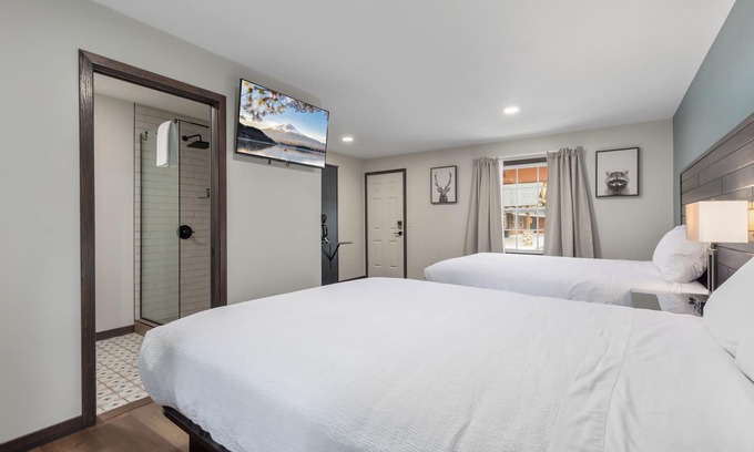 Aitkin Hotel | Rustic Lodge | Riverside | WiFi | Pets OK!