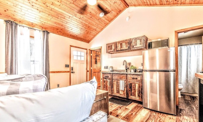 Wisconsin Dells Cabin | Rustic Modern Cabin on the WI River: Fur Babies Stay for Free!