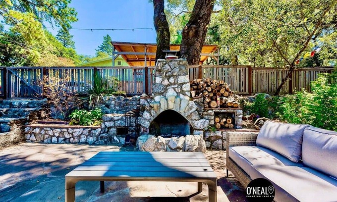 Ben Lomond House | Rustic Mountain Escape in Santa Cruz Mountains