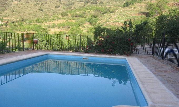 Laroya House | Rustic Mountain Stay, Laroya