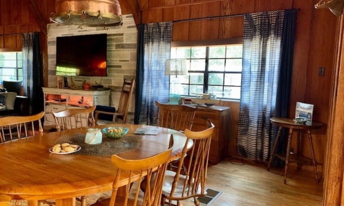 Inglis House | Rustic newly remodeled River House on working fish house property . Gulf access