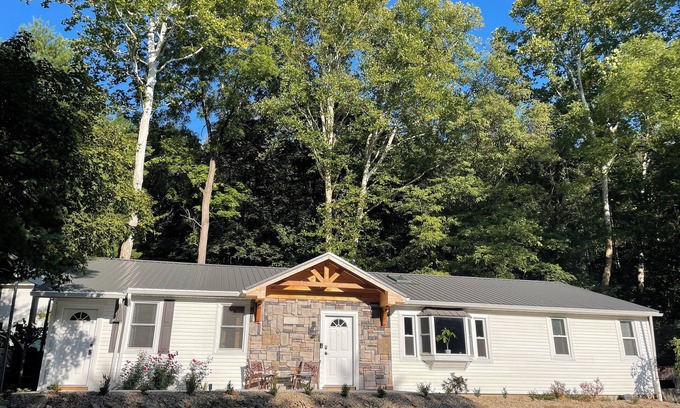 Logan House | Rustic Pines on Buckeye Trail with hot tub